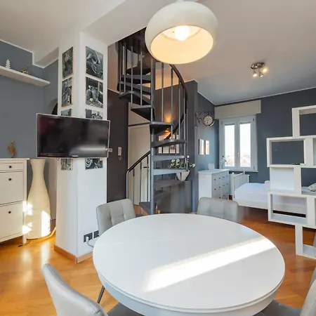 Daire De Angeli San Siro Penthouse With Terraces